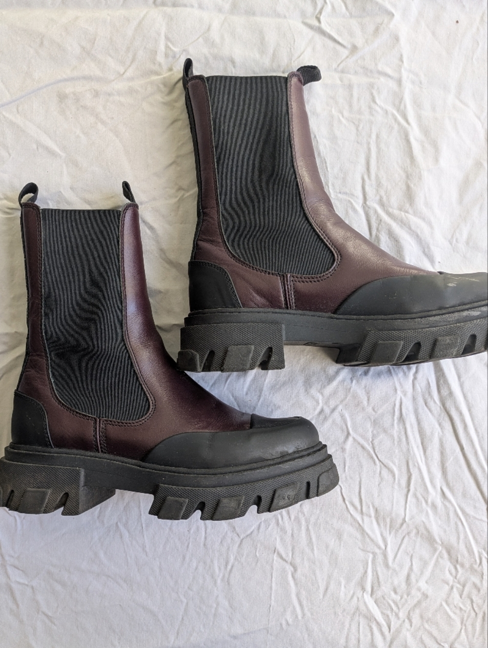 Ganni Cleared Mid Chelsea Boots Burgundy